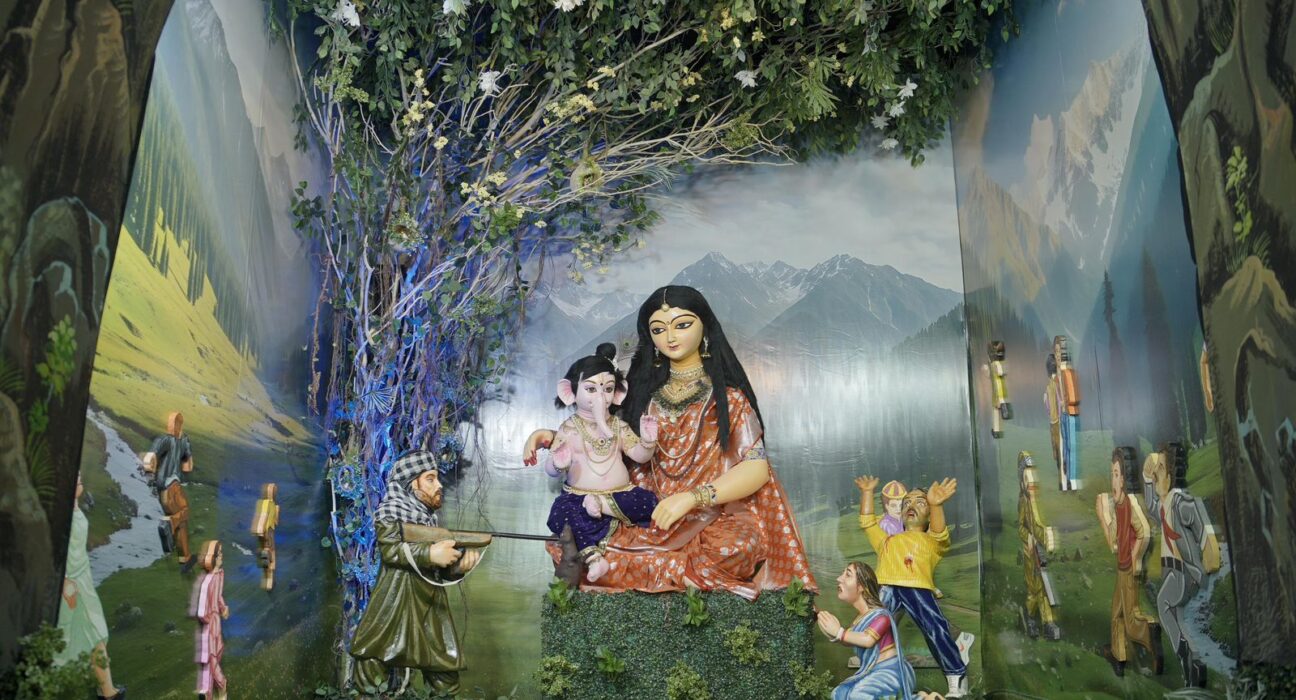 Executive Palace Kolkata Marks 5th Ganesh Chaturthi with Tribute to Martyrs