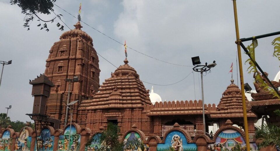 Telangana CM Showcases State as Top Tourism Destination at Conclave 2025