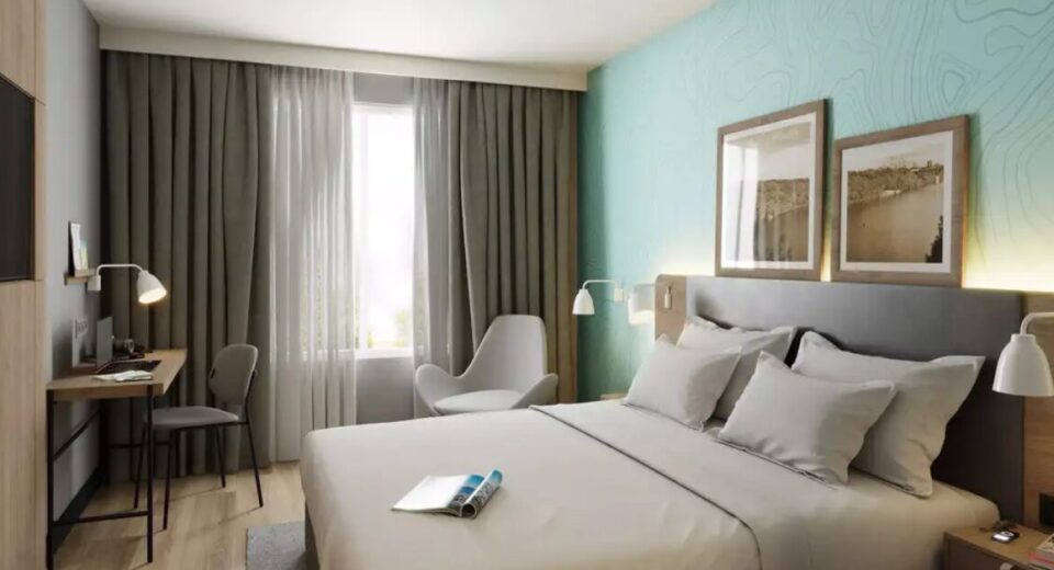 Radisson Hotel Unveils New Business Class Rooms for the Modern Corporate Traveller