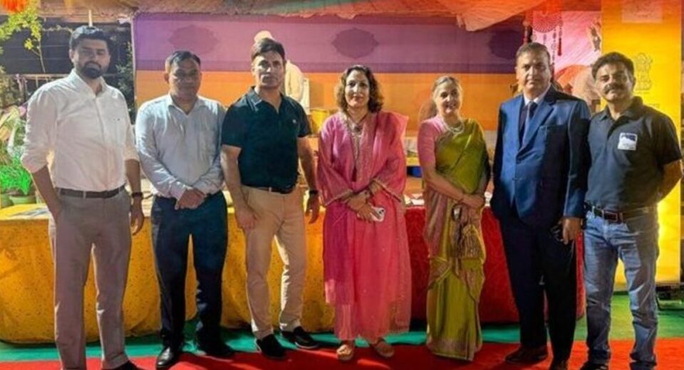 J&K Tourism Shines at Bharat Parv 2025, Showcasing Culture & Cuisine in Gujarat